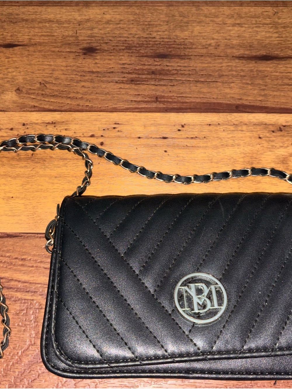 Studio Badgley Mischka Black Chevron Quilted Wallet Crossbody Bag Chain Strap